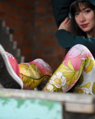 Set, který tě nenechá ve štychu. Podprsenka s oporou, legíny pro maximální rozsah pohybu a longsleeve pro zahřátí....